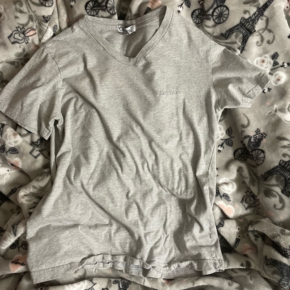 Carnival grey tee